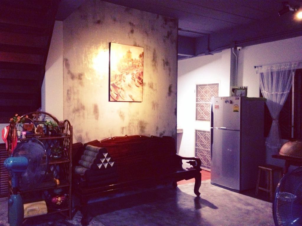 Mon Lodge & Yoga Donmueang Bangkok Esterno foto