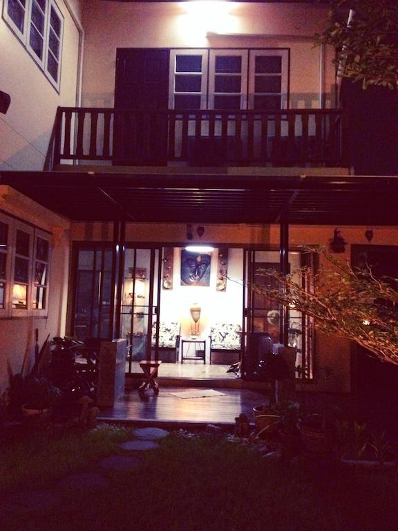 Mon Lodge & Yoga Donmueang Bangkok Esterno foto