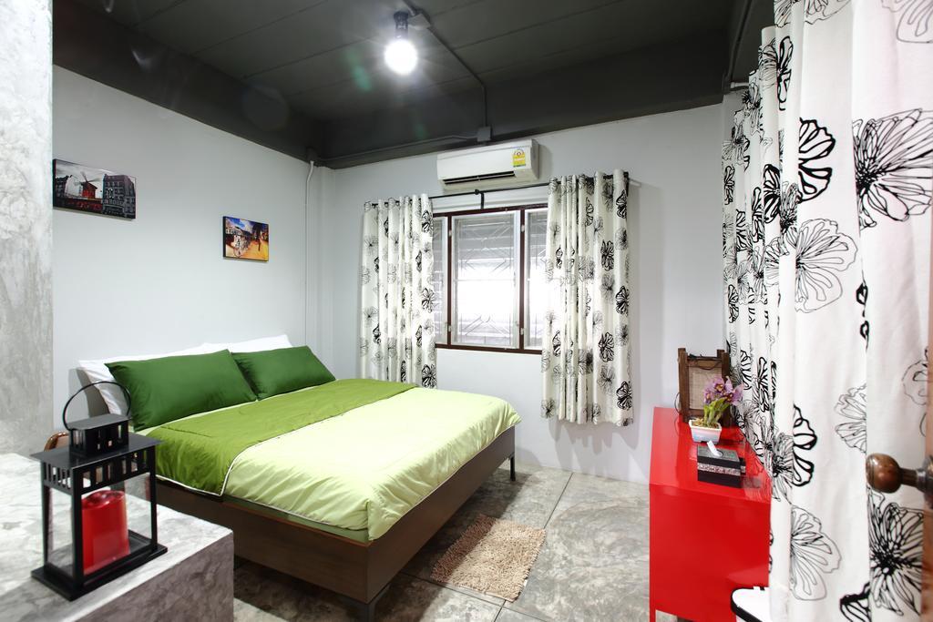 Mon Lodge & Yoga Donmueang Bangkok Camera foto
