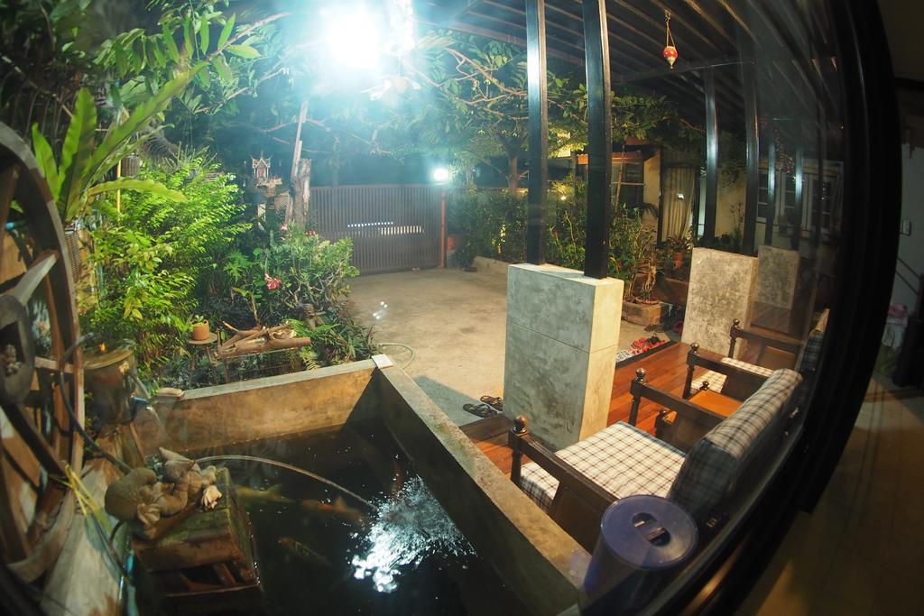 Mon Lodge & Yoga Donmueang Bangkok Esterno foto