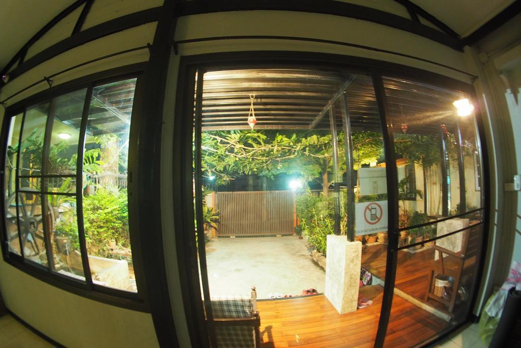 Mon Lodge & Yoga Donmueang Bangkok Esterno foto