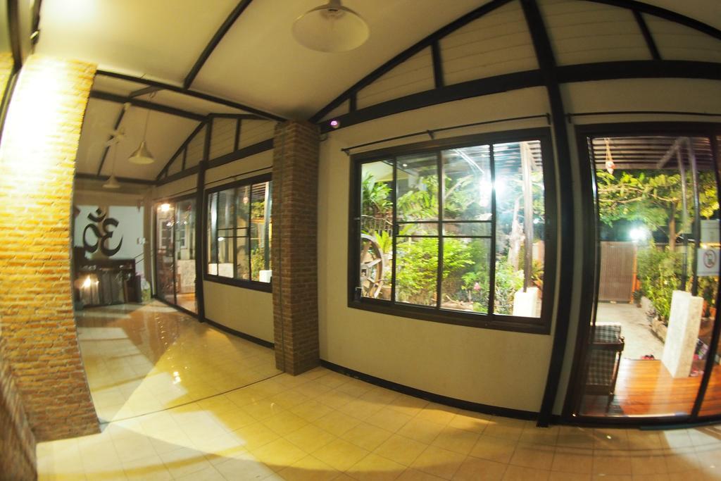 Mon Lodge & Yoga Donmueang Bangkok Esterno foto