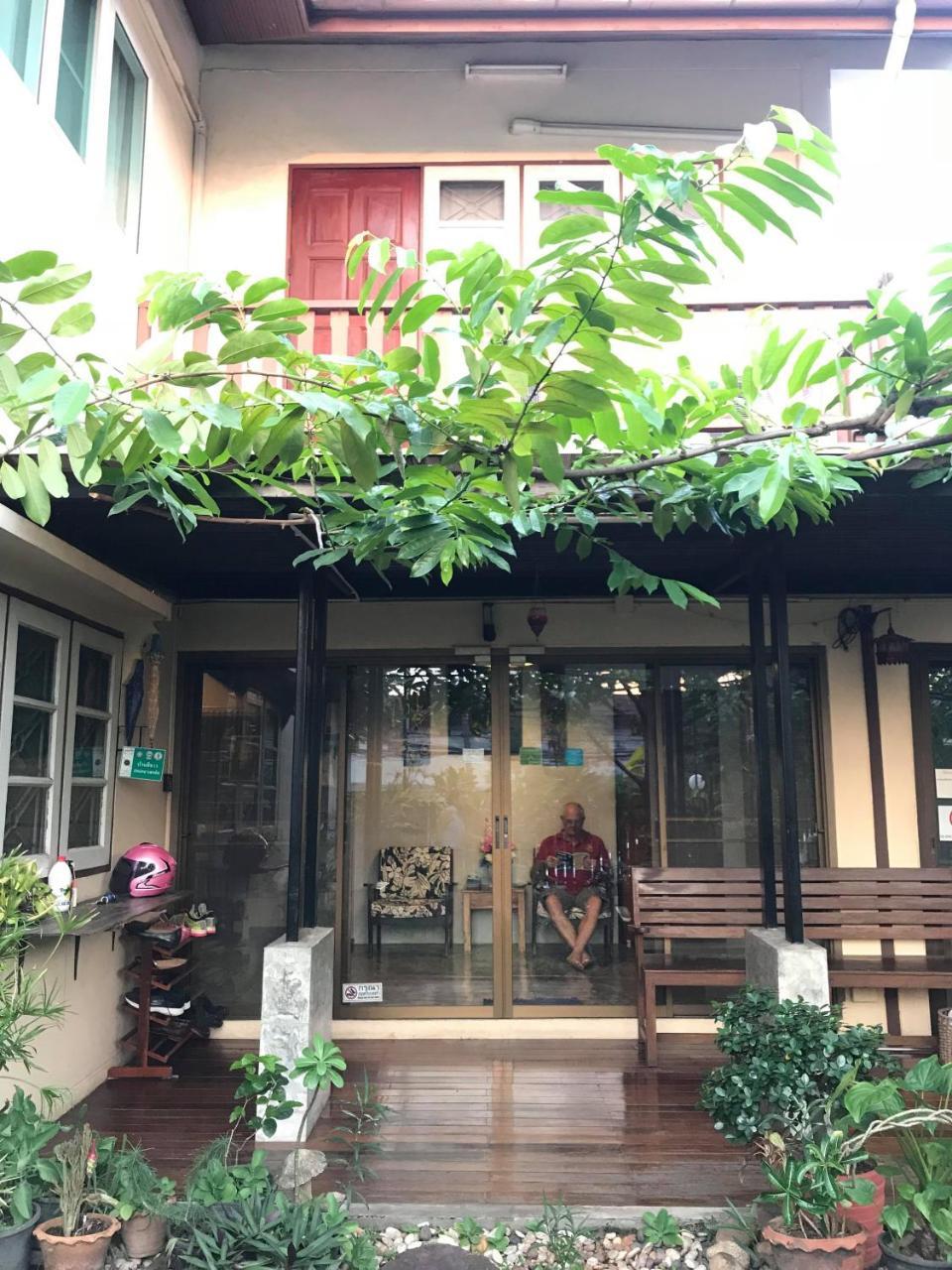 Mon Lodge & Yoga Donmueang Bangkok Esterno foto