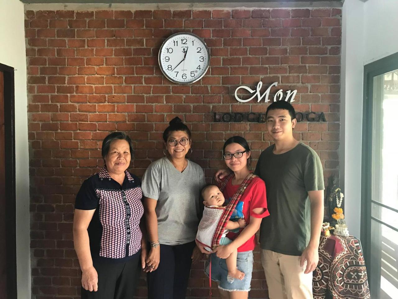 Mon Lodge & Yoga Donmueang Bangkok Esterno foto