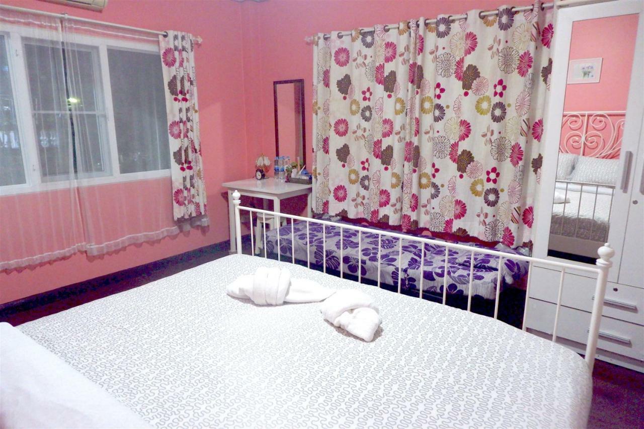 Mon Lodge & Yoga Donmueang Bangkok Esterno foto