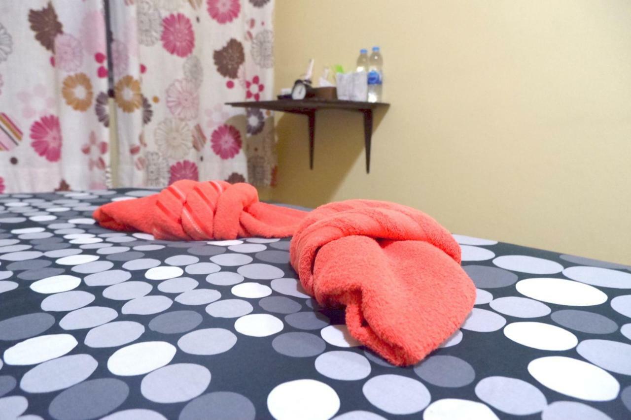 Mon Lodge & Yoga Donmueang Bangkok Esterno foto