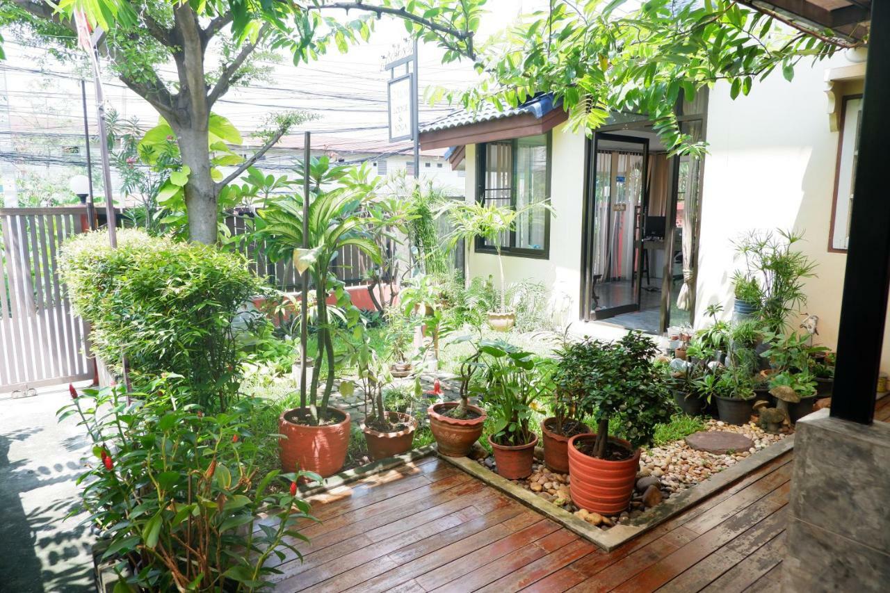 Mon Lodge & Yoga Donmueang Bangkok Esterno foto